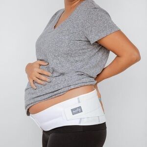 Motif Medical pregnancy support band. Medium